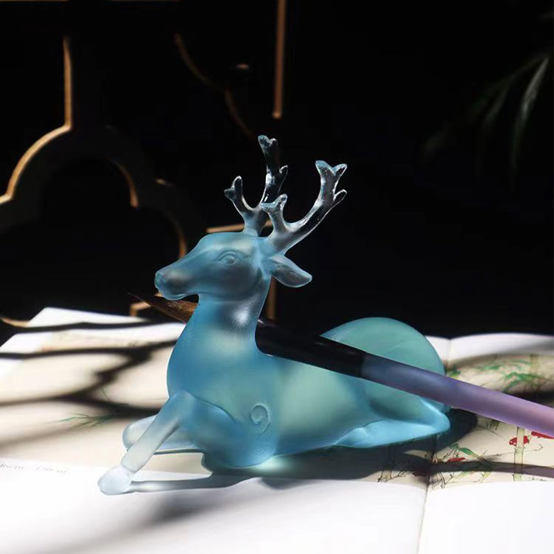 নীল কাচের হরিণ আকৃতির বুরুশ ধারক