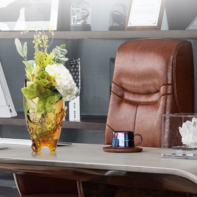 বাড়ির সজ্জা প্লাম ব্লসম খোদাই করা ডিজাইন অ্যাম্বার গ্লাস ফুলদানি