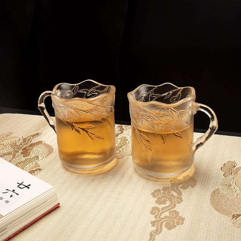 হাতল সহ বাঁশের পাতা রিলিফ গ্লাস কাপ