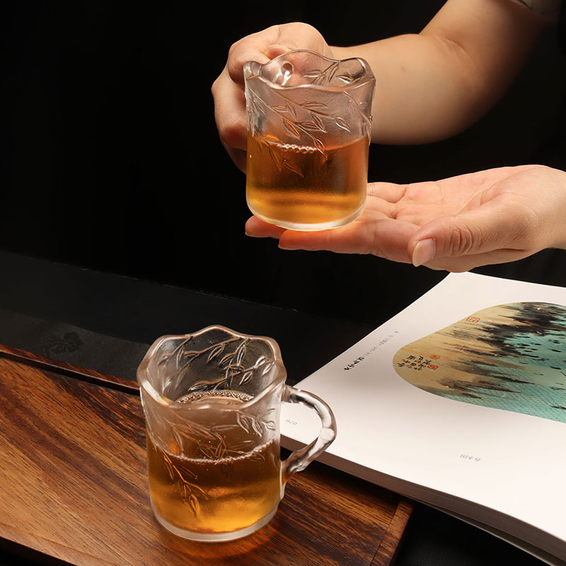 হাতল সহ বাঁশের পাতা রিলিফ গ্লাস কাপ