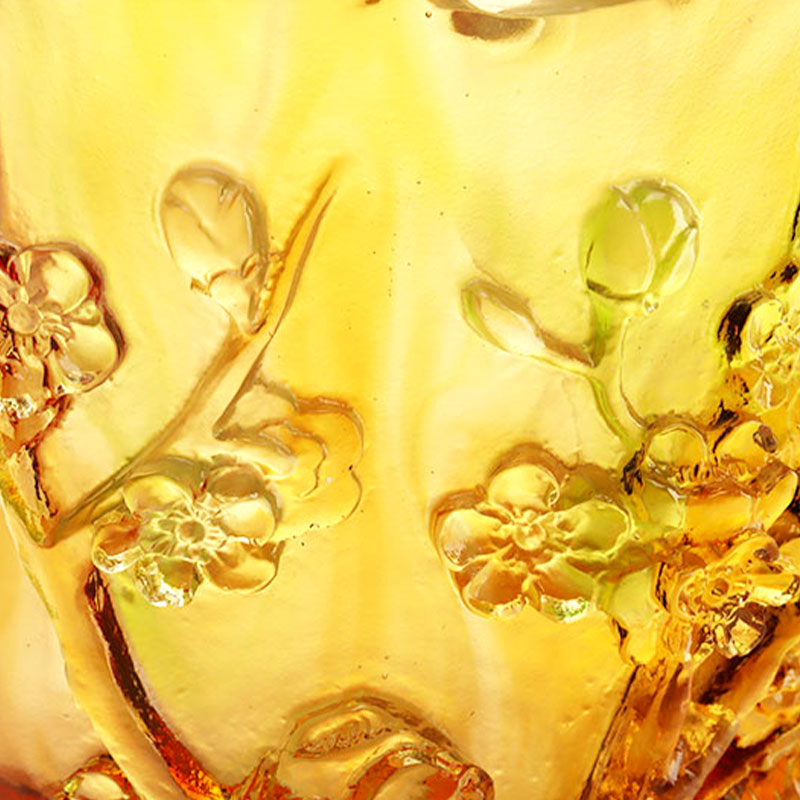 বাড়ির সজ্জা প্লাম ব্লসম খোদাই করা ডিজাইন অ্যাম্বার গ্লাস ফুলদানি