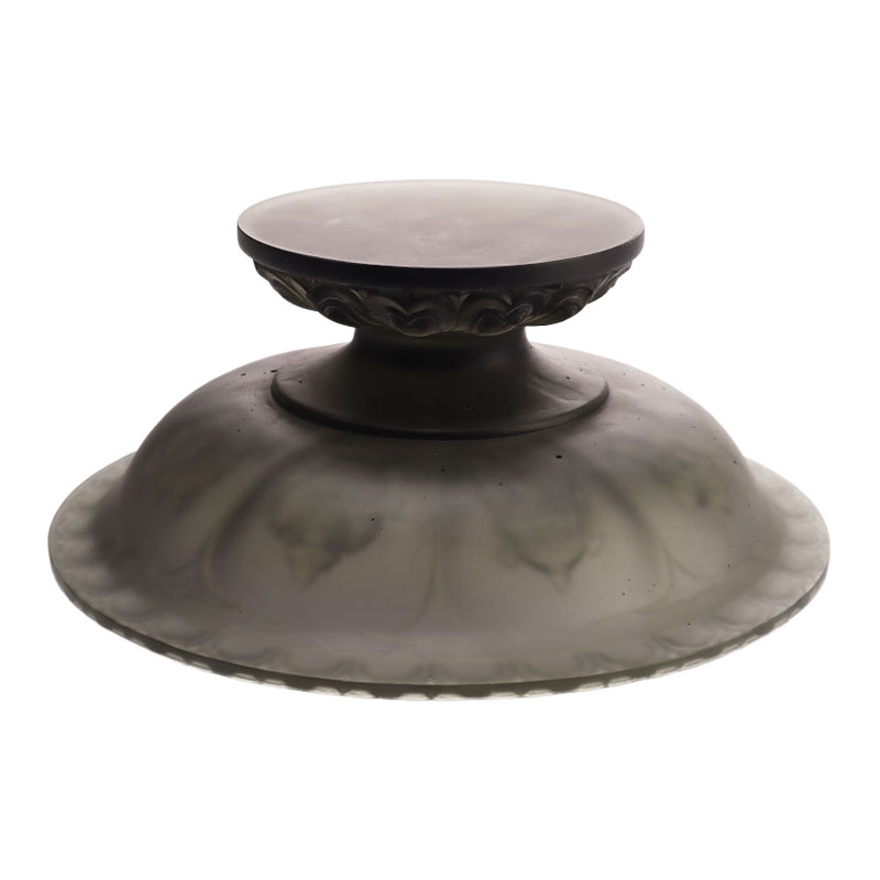 ধূসর রঙের চকচকে ফলের বাটি