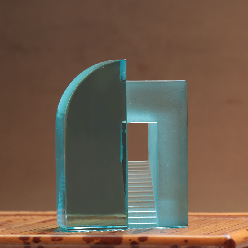 গ্রেডিয়েন্ট ব্লু ফ্রস্টেড গ্লাস চাইনিজ প্লেথিং অলঙ্কার