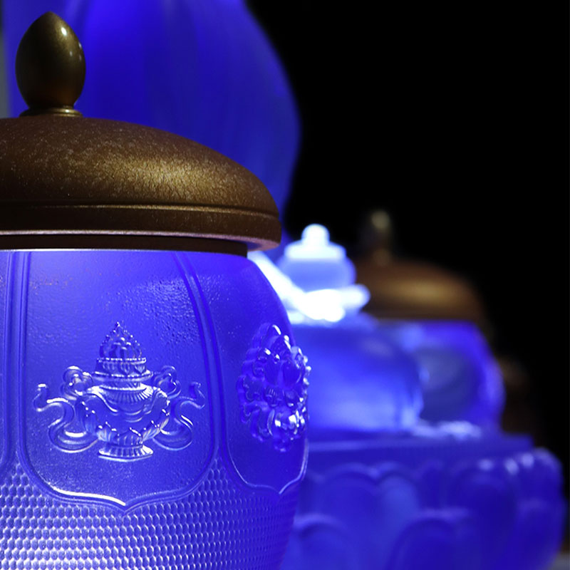 আটটি ট্রেজার লোটাস সিরিজ বৌদ্ধ বেদি ক্রিস্টাল গ্লাস অফারিং সেট