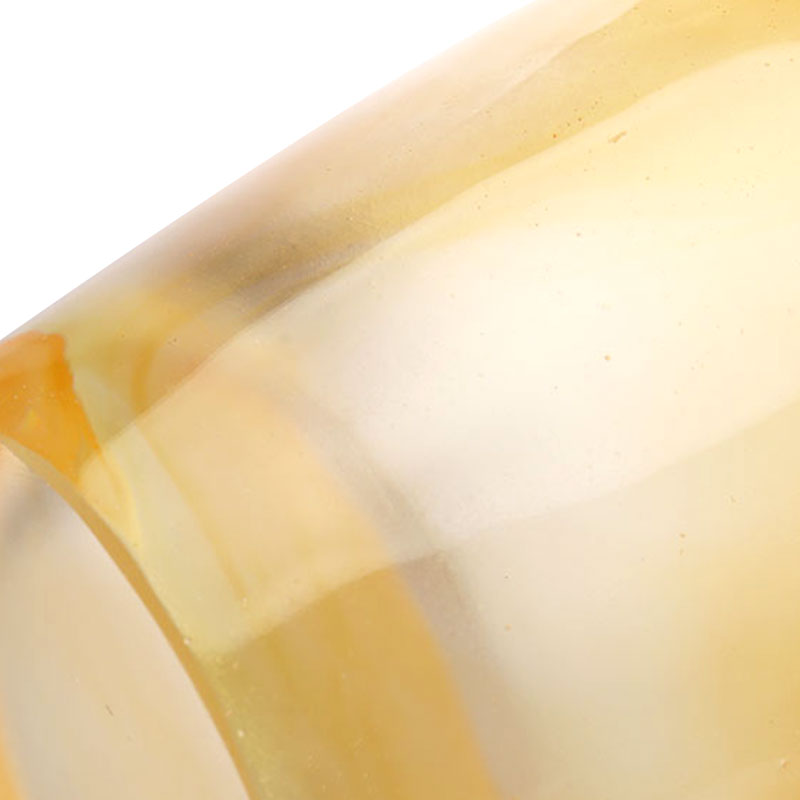 অ্যাম্বার গ্লাস দানি গমের কান দিয়ে এমবসড